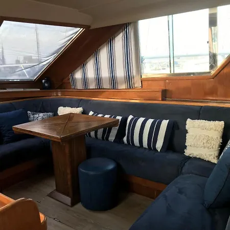 Bâteau Insolite Bateau-hôtel *