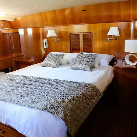 Bâteau Insolite Bateau-hôtel Sète