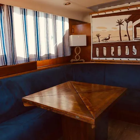 Bateau-hôtel Bâteau Insolite *