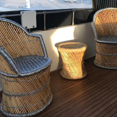 Bateau Insolite *